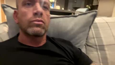 Snapshot of youwantus69 chatting on 12/08/24, 01:46 You want us 69 online show from 12/08/24, 01:46