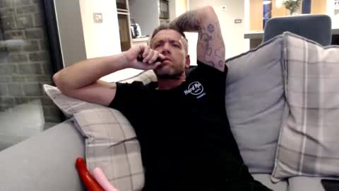 Snapshot of youwantus69 chatting on 12/10/24, 05:07 You want us 69 online show from 12/10/24, 05:07