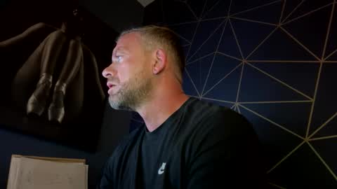 Snapshot of youwantus69 chatting on 10/20/25, 05:19 You want us 69 online show from 10/20/25, 05:19