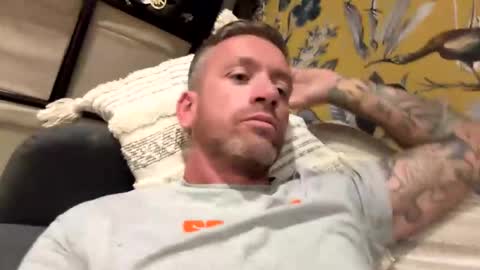 Snapshot of youwantus69 chatting on 11/02/25, 05:37 You want us 69 online show from 11/02/25, 05:37