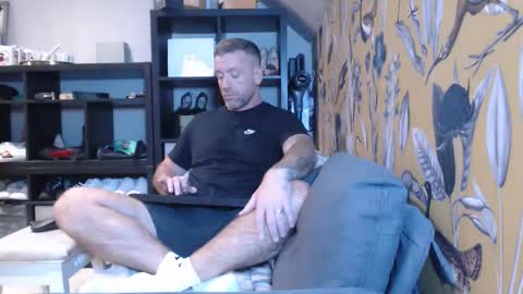 Snapshot of youwantus69 chatting on 11/11/25, 08:09 You want us 69 online show from 11/11/25, 08:09