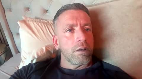 Snapshot of youwantus69 chatting on 12/20/25, 01:40 You want us 69 online show from 12/20/25, 01:40