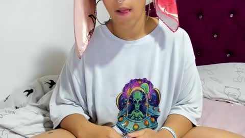 Snapshot of youwishtobeme chatting on 02/17/25, 03:25 elizabeth ju online show from 02/17/25, 03:25