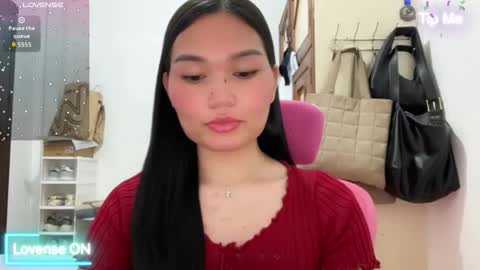 yrdrmgrl_jennie26 online show from 04/15/26, 07:58