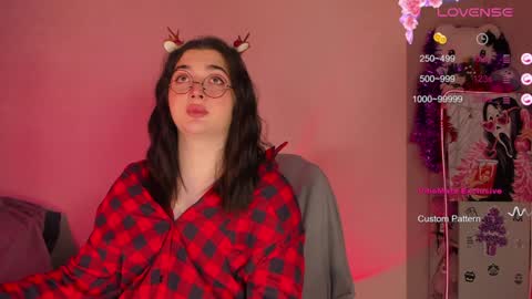 Snapshot of ysabell_viveris chatting on 12/12/24, 12:01 Ysabell online show from 12/12/24, 12:01