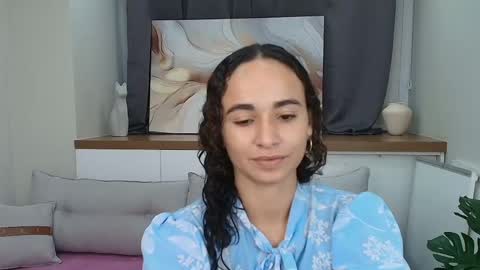 Snapshot of ysenne_josse chatting on 05/20/26, 11:27 Ysenne online show from 05/20/26, 11:27
