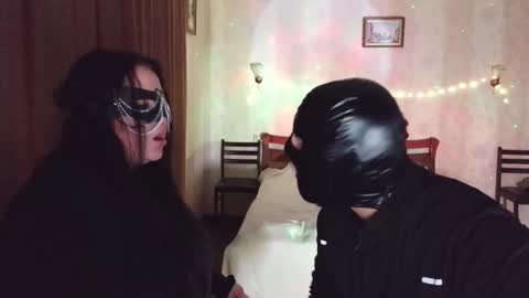 Snapshot of ysnoponytnospasibopriytno_0 chatting on 11/12/25, 05:02 Marcus and Anna online show from 11/12/25, 05:02