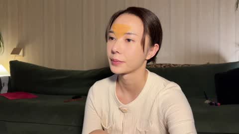 Snapshot of yuanlili chatting on 11/14/25, 01:21 lili online show from 11/14/25, 01:21