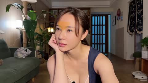 Snapshot of yuanlili chatting on 11/19/25, 11:32 lili online show from 11/19/25, 11:32