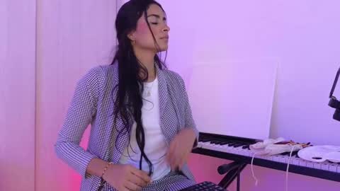 Yurani online show from 12/14/24, 02:01