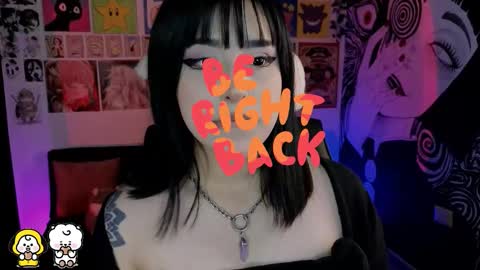    rawr   Anne Independent model      online show from 12/19/25, 04:14