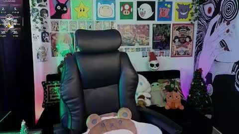    rawr   Anne Independent model      online show from 12/22/25, 03:31