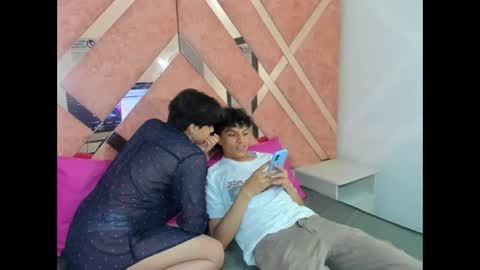 Snapshot of yui_and_rin_ chatting on 12/02/25, 02:17 Yui Rin online show from 12/02/25, 02:17