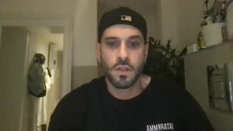 Snapshot of yul53 chatting on 09/09/25, 02:49 yul53 online show from 09/09/25, 02:49