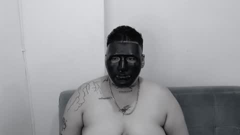 Snapshot of yulandval chatting on 10/30/25, 11:05 yul and val couple online show from 10/30/25, 11:05