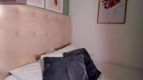 Snapshot of yuli_cardona_ chatting on 02/15/25, 06:33 Yuliet online show from 02/15/25, 06:33