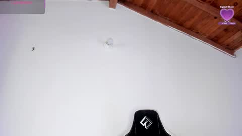 Snapshot of yuli_cardona_ chatting on 09/27/25, 04:34 Yuliet online show from 09/27/25, 04:34