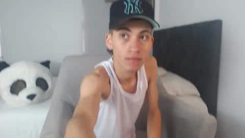 yulian_vasquez online show from 03/06/25, 12:19