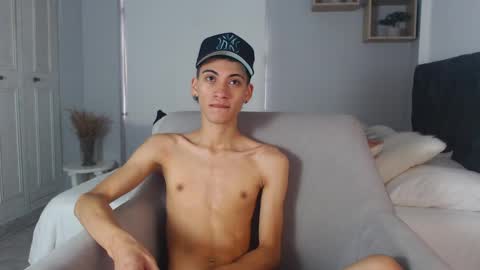 yulian_vasquez online show from 03/10/25, 12:04