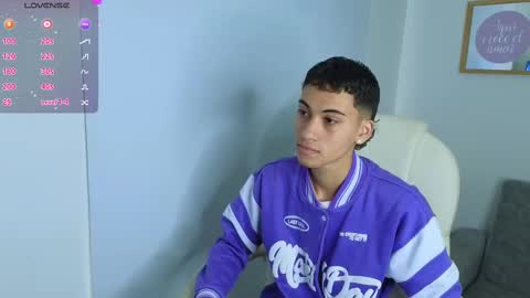 yulian_vasquez online show from 09/16/25, 12:06