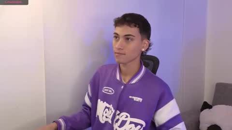 yulian_vasquez online show from 09/23/25, 12:19