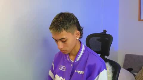 yulian_vasquez online show from 10/07/25, 12:13