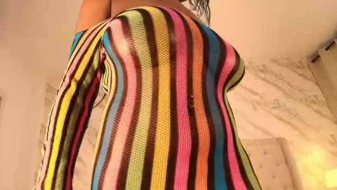 Snapshot of yuliana__cambell chatting on 12/23/25, 04:32 yuliana__cambell online show from 12/23/25, 04:32