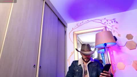 Snapshot of yulianpereira25 chatting on 02/28/25, 11:56 yulian 2811 online show from 02/28/25, 11:56