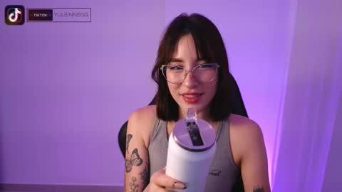 Yulienne online show from 09/11/25, 04:12