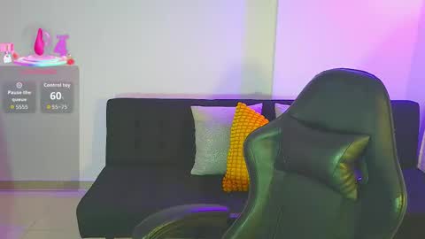 Yulienne online show from 02/15/26, 12:18