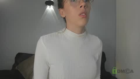 Snapshot of yulievans chatting on 01/03/25, 11:23 yulievans online show from 01/03/25, 11:23