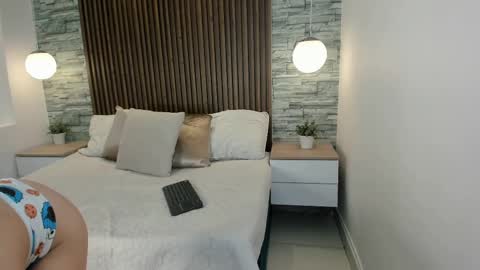 Snapshot of yulievans chatting on 01/21/25, 07:17 yulievans online show from 01/21/25, 07:17