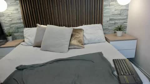 Snapshot of yulievans chatting on 01/21/25, 10:51 yulievans online show from 01/21/25, 10:51