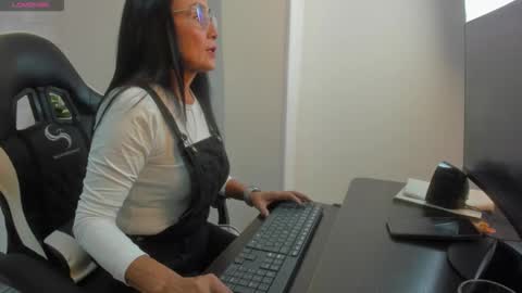 Y U L I T Z A online show from 11/22/25, 11:31