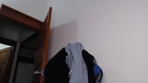 Snapshot of yumchocolate777 chatting on 04/24/26, 07:44 yumchocolate777 online show from 04/24/26, 07:44