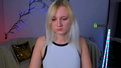 Snapshot of yume_sakura_ chatting on 09/23/25, 04:32 yume_sakura_ online show from 09/23/25, 04:32