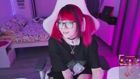 Yumi 3 online show from 03/23/26, 04:44