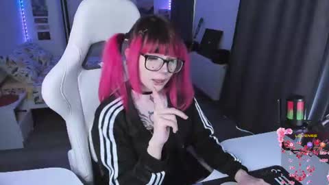 Snapshot of yumi_youkai chatting on 06/15/26, 02:36 Yumi 3 online show from 06/15/26, 02:36
