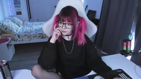 Snapshot of yumi_youkai chatting on 06/17/26, 07:00 Yumi 3 online show from 06/17/26, 07:00
