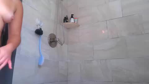 Snapshot of yumiepussyy chatting on 10/11/25, 04:27 Payton kelly online show from 10/11/25, 04:27