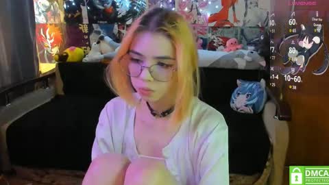 Snapshot of yumiko_uwu chatting on 03/10/25, 10:04 Yumeko online show from 03/10/25, 10:04