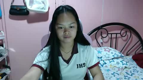 Snapshot of yumix11 chatting on 12/20/25, 10:33 yumix11 online show from 12/20/25, 10:33