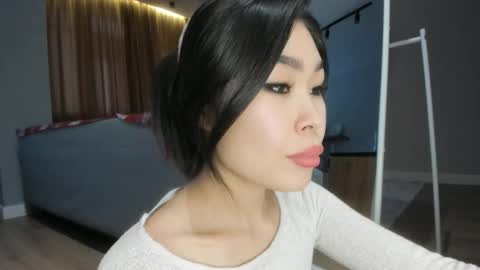 Snapshot of yummi_kim chatting on 12/20/24, 04:20 Yumi online show from 12/20/24, 04:20