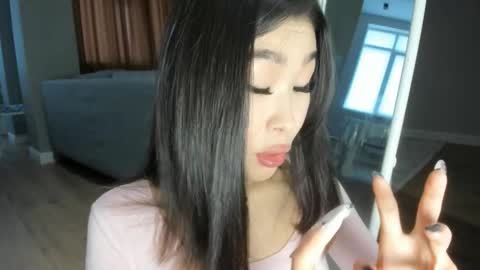 Snapshot of yummi_kim chatting on 12/27/24, 04:47 Yumi online show from 12/27/24, 04:47
