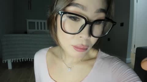 Snapshot of yummi_kim chatting on 01/14/25, 04:08 Yumi online show from 01/14/25, 04:08