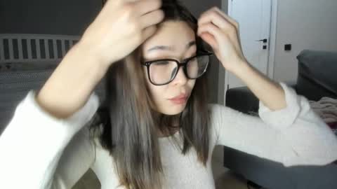 Snapshot of yummi_kim chatting on 01/28/25, 04:08 Yumi online show from 01/28/25, 04:08