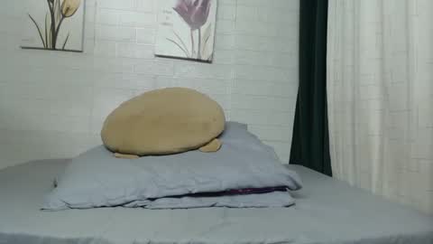 Snapshot of yummy_chesca chatting on 01/13/25, 01:56 yummy chesca online show from 01/13/25, 01:56