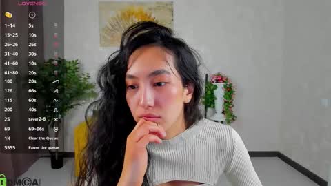 Snapshot of yummy_lamii chatting on 02/25/26, 02:32 Cindey online show from 02/25/26, 02:32