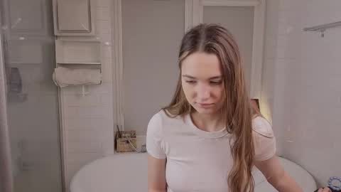 Snapshot of yummyemiily chatting on 02/18/26, 05:20 Emily online show from 02/18/26, 05:20