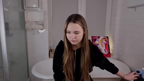 Snapshot of yummyemiily chatting on 02/23/26, 04:48 Emily online show from 02/23/26, 04:48